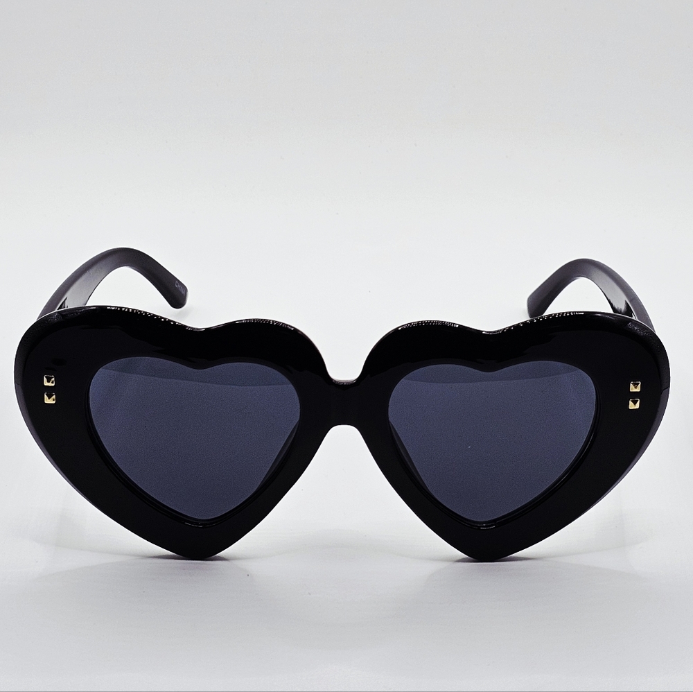 Heart-Shaped Shiny Black Sunglasses